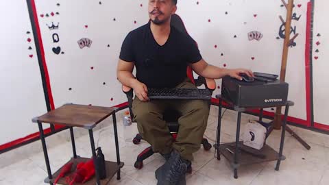 Snapshot of kalethbigdick88 chatting on September 17, 5:47 pm Kaleth online show from September 17, 5:47 pm