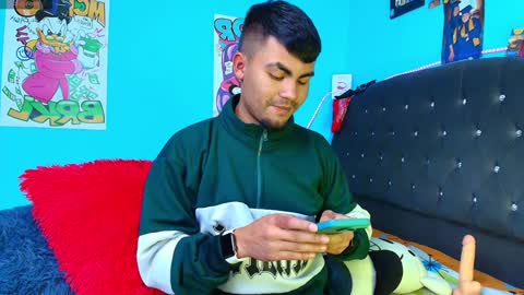 Snapshot of kalivan_voinesscu chatting on February 3, 5:51 am K A L I online show from February 3, 5:51 am
