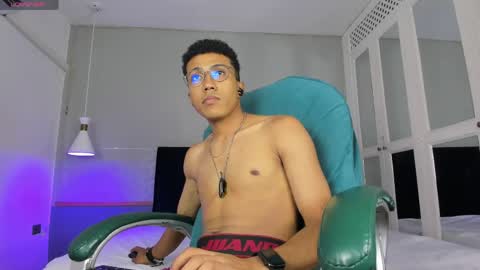 kall_ell_ online show from April 11, 8:23 pm