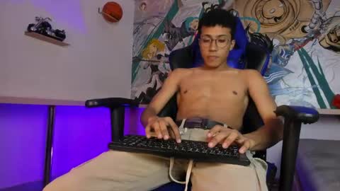 kall_ell_ online show from April 27, 11:51 am