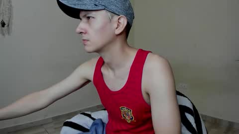 kami_doublehot online show from December 22, 9:50 am