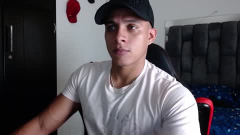 K A N E online show from December 20, 6:24 pm