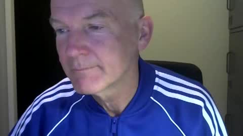 Robbie online show from April 13, 4:35 am