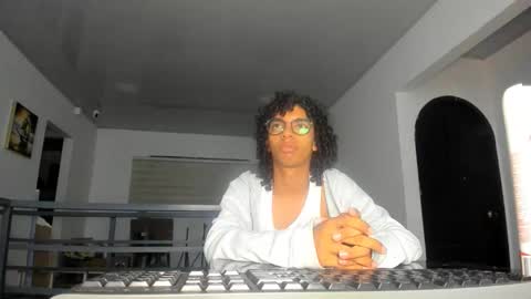 Kiros online show from March 18, 3:53 am