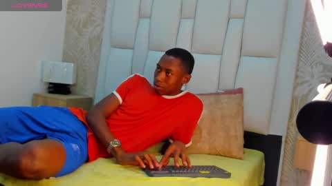 Snapshot of karllhil chatting on March 4, 11:40 am karllhil online show from March 4, 11:40 am