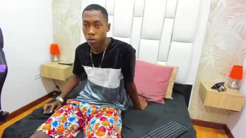 Snapshot of karllhil chatting on February 8, 11:22 am karllhil online show from February 8, 11:22 am