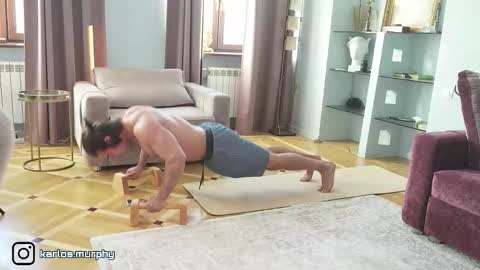 Snapshot of karlos_murphy chatting on October 17, 12:42 pm Karlos and Louis online show from October 17, 12:42 pm