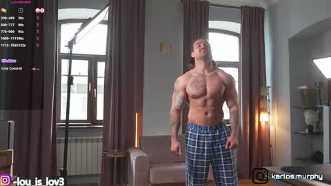 Snapshot of karlos_murphy chatting on October 31, 11:35 am Karlos and Louis online show from October 31, 11:35 am