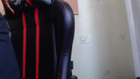 Snapshot of karolhorny96 chatting on February 19, 2:12 pm Karol online show from February 19, 2:12 pm