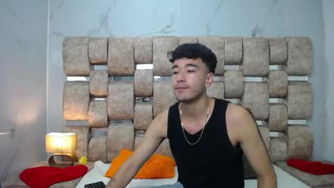 Kaht y Aiden online show from April 25, 2:36 pm