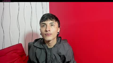 kayn_333 online show from June 4, 3:56 am