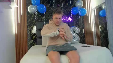 Snapshot of keane_lee chatting on October 8, 12:42 pm Keane online show from October 8, 12:42 pm