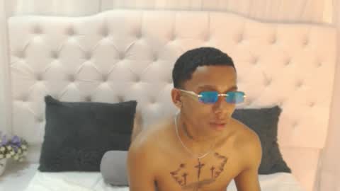 keiner_vasquez online show from September 19, 7:13 pm