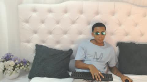 keiner_vasquez online show from September 22, 7:13 pm