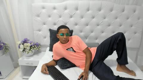 keiner_vasquez online show from September 13, 7:15 pm