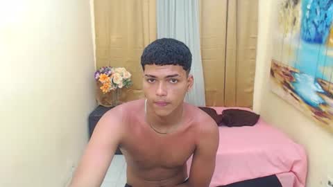 Snapshot of keinner_monstercock chatting on October 27, 6:21 pm keinner  sexy hot bigcock online show from October 27, 6:21 pm