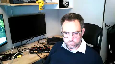 Snapshot of kelvin06133 chatting on January 19, 12:49 am kelvin06133 online show from January 19, 12:49 am