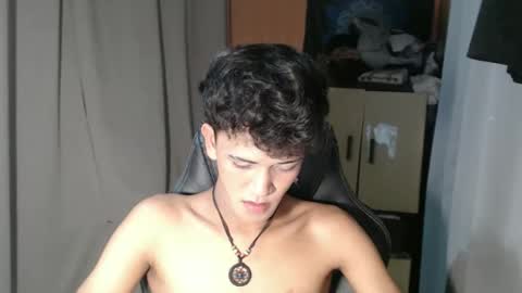 Snapshot of ken_bigcockxx chatting on October 15, 6:26 pm Ken online show from October 15, 6:26 pm