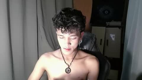 Snapshot of ken_bigcockxx chatting on October 21, 4:32 pm Ken online show from October 21, 4:32 pm