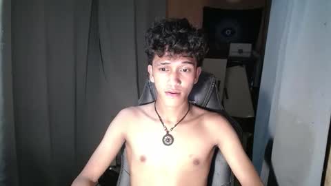 Snapshot of ken_bigcockxx chatting on October 20, 2:32 pm Ken online show from October 20, 2:32 pm