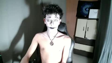 Snapshot of ken_bigcockxx chatting on November 1, 4:11 pm Ken online show from November 1, 4:11 pm