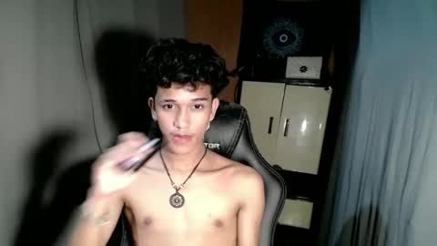 Snapshot of ken_bigcockxx chatting on October 25, 5:58 pm Ken online show from October 25, 5:58 pm