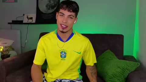   online show from July 1, 9:32 am