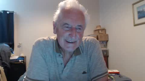 Snapshot of kencollingwood chatting on February 1, 7:05 am Ken online show from February 1, 7:05 am