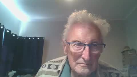 Snapshot of kencollingwood chatting on March 3, 5:51 am Ken online show from March 3, 5:51 am