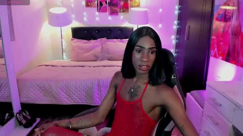 G I L online show from November 25, 2:02 am