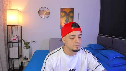 kendel_dimitri online show from May 17, 1:03 am