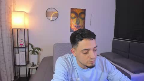 kendel_dimitri online show from June 17, 5:53 am