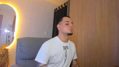 Snapshot of kendel_dimitri chatting on January 29, 2:30 am kendel_dimitri online show from January 29, 2:30 am