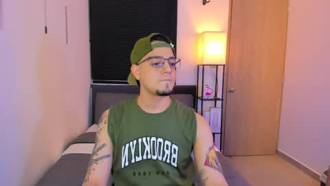 kendel_dimitri online show from April 28, 3:11 am