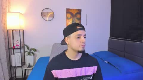 kendel_dimitri online show from June 23, 6:18 am