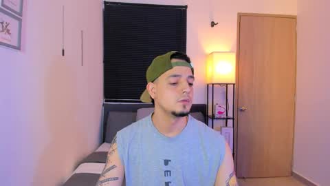 kendel_dimitri online show from May 3, 4:37 am
