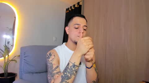 Snapshot of kendel_dimitri chatting on February 21, 5:02 am kendel_dimitri online show from February 21, 5:02 am
