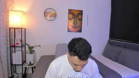 kendel_dimitri online show from May 19, 5:02 am