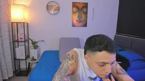kendel_dimitri online show from May 18, 4:07 am