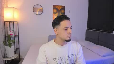 kendel_dimitri online show from June 16, 4:48 am