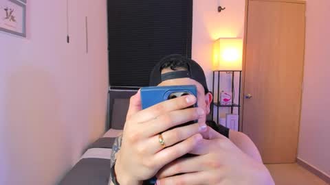kendel_dimitri online show from May 2, 3:31 am