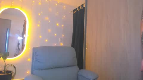 Snapshot of kendel_dimitri chatting on December 27, 7:08 am kendel_dimitri online show from December 27, 7:08 am