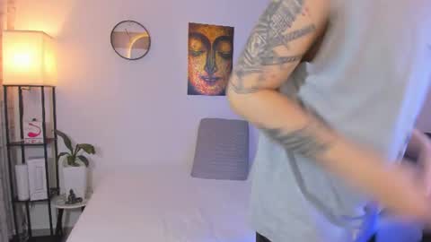 kendel_dimitri online show from June 18, 6:04 am