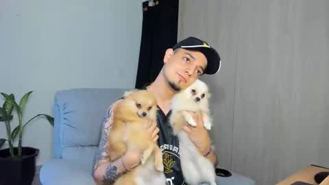 Snapshot of kendel_dimitri chatting on March 7, 4:23 am kendel_dimitri online show from March 7, 4:23 am
