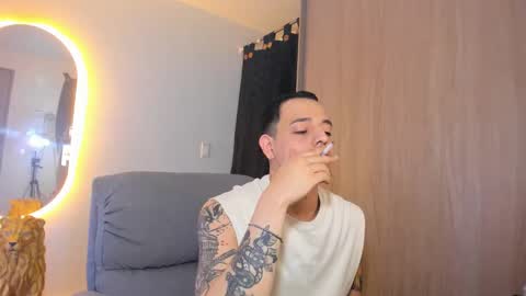 Snapshot of kendel_dimitri chatting on February 11, 6:08 am kendel_dimitri online show from February 11, 6:08 am