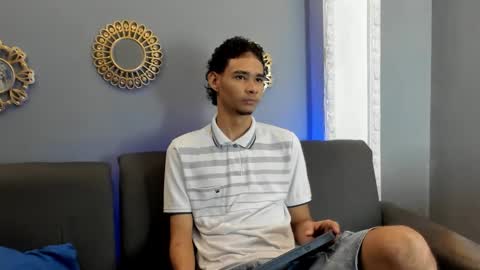 kenix online show from November 30, 8:11 pm