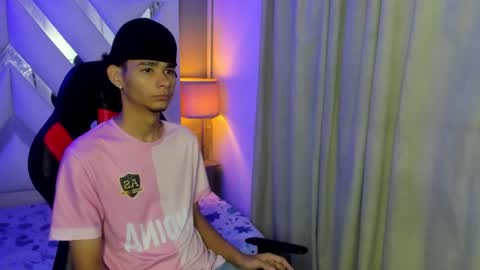 kenix online show from November 15, 8:11 pm