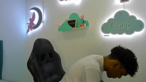 K E N N Y online show from March 25, 3:21 am