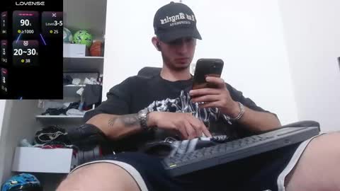 Snapshot of kenn_blake1 chatting on September 30, 6:44 pm blake online show from September 30, 6:44 pm