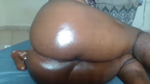 Snapshot of kenna_ass chatting on December 4, 9:24 pm Kenia online show from December 4, 9:24 pm
